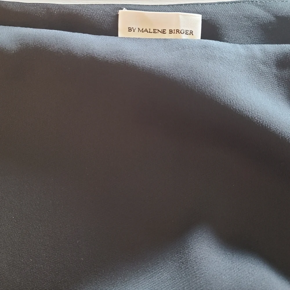 BY MALENE BIRGER Leela Fluted Skirt, Size 10, Black, NWT